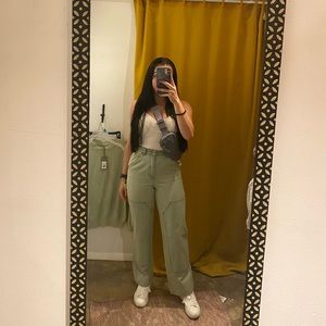 Urban Outfitters Light Wash Carpenter Pants. Size 27.